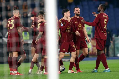 Roma, İtalya 24.02.2025: Roman Eldor Shomurodov İtalya futbol şampiyonası Serie A Enilive 2024-2025 maçında Roma 'daki Stadio Olimpico' da AS Roma 'ya karşı AC Monza maçında golü attı ve takımla birlikte kutladı..