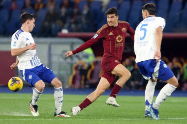 Roma, İtalya 2.03.2025: İtalyan futbolcu Eldor Shomurodov İtalya Futbol Şampiyonası sırasında Serie A Enilive 2024-2025 AS Roma - Como 1907 Roma Olimpico Stadyumu karşılaşmasında