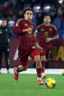 Roma, İtalya 2.03.2025: İtalyan futbolcu Paulo Dybala İtalya Futbol Şampiyonası sırasında Serie A Enilive 2024-2025 AS Roma-Como 1907 Roma Olimpico Stadyumu karşılaşmasında