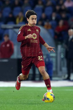 Roma, İtalya 2.03.2025: İtalyan futbolcu Paulo Dybala İtalya Futbol Şampiyonası sırasında Serie A Enilive 2024-2025 AS Roma-Como 1907 Roma Olimpico Stadyumu karşılaşmasında