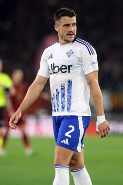 Roma, İtalya 2.03.2025: Como 'dan Marc Oliver Kempf İtalya Futbol Şampiyonası sırasında Serie A Enilive 2024-2025 AS Roma-Como 1907 Roma Olimpico Stadyumu' nda karşılaşacak.