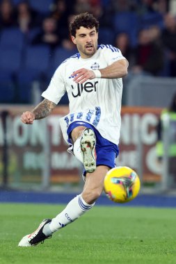 Roma, İtalya 2.03.2025: Como 'dan Patrick Cutrone İtalya Futbol Şampiyonası sırasında Serie A Enilive 2024-2025 AS Roma-Como 1907 Roma Olimpico Stadyumu' nda karşılaşacak.