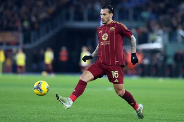 Roma, İtalya 2.03.2025: İtalyan futbol şampiyonluğu sırasındaki Leandro Paredes Serie A Enilive 2024-2025 maçında AS Roma-Como 1907 Roma Olimpico Stadyumu 'nda karşılaşacak.