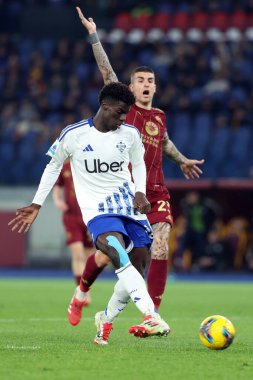 Roma, İtalya 2.03.2025: İtalyan Millî Futbol Şampiyonası sırasında Assane Diao Serie A Enilive 2024-2025 maçları sırasında Roma 'daki Stadio Olimpico' da AS Roma - Como 1907 karşılaşması