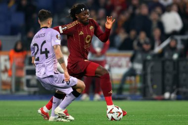 Roma, İtalya 6.03.2025: Bilbao 'dan Benat Prados, Uefa Avrupa Ligi 2024-2025, 16. Round, AS Romanlar Atletizm Kulübü Bilbao' ya karşı Roma 'daki Olimpiyat Stadyumu' nda oynanan futbol karşılaşması sırasında görev yapan Roman Manu Kone.