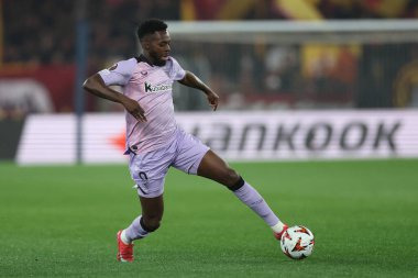 Roma, İtalya 6.03.2025: Bilbao 'dan Inaki Williams, Uefa Avrupa Ligi 2024-2025, 16. Round, AS Roma-Atletizm Kulübü Bilbao arasındaki futbol karşılaşmasında Roma' daki Olimpiyat Stadyumu 'nda görev aldı..