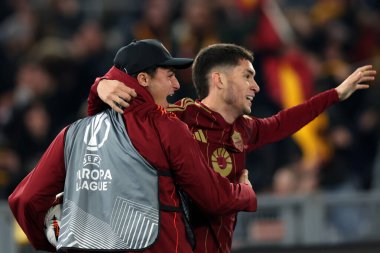 Roma, İtalya 6.03.2025: Romanların Matias Soul 'ü Uefa Avrupa Ligi 2024-2025, 16. Round, AS Romanlar ve Athletic Club Bilbao arasındaki futbol karşılaşmasında Roma Olimpiyat Stadyumu' ndaki golü kutladı.
