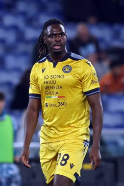 Roma, İtalya 10.03.2025: Udinese 'li Oumar Solet İtalya Futbol Şampiyonası Serie A Enilive 2024-2025 karşılaşmasında Roma' daki Stadio Olimpico 'da SS Lazio' ya karşı Udinese Calcio maçında iş başında görüldü