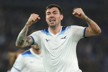 Roma, İtalya 10.03.2025: Lazio 'lu Alessio Romagnoli golü attı ve İtalya futbol şampiyonası Serie A Enilive 2024-2025 karşılaşmasında Roma' daki Stadio Olimpico 'da SS Lazio' ya karşı Udinese Calcio maçında takımla birlikte kutladı.