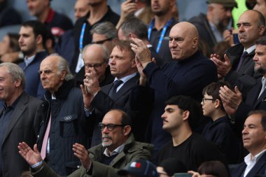 Roma, İtalya - 15.03.2025: Francesco Lollobrigida, Guido Crosetto M6N Guinness Altı Milletler 2025 Olimpiyat Stadyumu 'nda İtalya ile İrlanda arasında oynanan karşılaşmada.