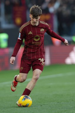 Roma, İtalya 16.03.2025: İtalyan futbolcu Alexis Saelemaekers İtalya Futbol Şampiyonası sırasında Serie A Enilive 2024-2025 AS Romanlar karşısında Cagliari Calcio OLYMPIC STADIUM Roma 'da