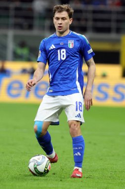 Milan, İtalya 20.03.2025: İtalya 'dan Nicolo Barella Uefa Milletler Ligi 2025, çeyrek final, İtalya ile Almanya arasındaki futbol maçı Milano' daki Giuseppe Meazza Stadyumu 'nda görüldü..