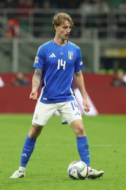 Milan, İtalya 20.03.2025: İtalya 'dan Nicolo Rovella Uefa Milletler Ligi 2025, çeyrek final, İtalya ile Almanya arasında Milano' daki Giuseppe Meazza Stadyumu 'nda oynanan futbol maçında görev aldı..