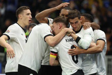 Milan, İtalya 20.03.2025: Alman Leon Goretzka golü attı ve Uefa Milletler Ligi 2025 çeyrek final, İtalya ile Almanya arasındaki futbol maçı Milano 'daki Giuseppe Meazza Stadyumu' nda kutladı..
