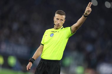 Roma, İtalya 31.03.2025: İtalyan futbol şampiyonluğu sırasında hakem Davide Massa Serie A Enilive 2024-2025 karşılaşmasında SS Lazio Torino FC 'ye karşı Roma' da Stadio Olimpico 'da