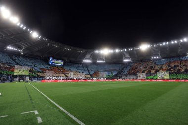 Roma, İtalya 13.4.2025: İtalya futbol şampiyonası öncesinde tribünlerde yer alan taraftarların koreografisi Serie A Enilive 2024-2025 derbisi Roma 'daki Stadio Olimpico' da SS Lazio ile AS Roma karşılaşması.