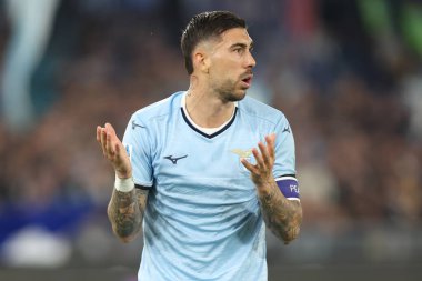 Roma, İtalya 13.4.2025: Lazio 'lu Mattia Zaccagni İtalya Futbol Şampiyonası sırasında Serie A Enilive 2024-2025 Derby karşılaşmasında Roma' daki Stadio Olimpico 'da SS Lazio AS Roma' ya karşı.