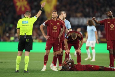 Roma, İtalya 13.4.2025: Simone Sozza, İtalyan futbolcu Lorenzo Pellegrini İtalya Futbol Şampiyonası Serie A Enilive 2024-2025 derbisinde Roma 'daki Stadio Olimpico' da SS Lazio 'ya karşı AS Roma karşılaşması.