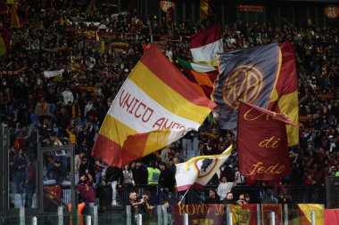 Roma, İtalya 19.4.2025: İtalya futbol şampiyonluğu sırasında Serie A Enilive 2024-2025 maçları sırasında Roma 'daki Stadio Olimpico' da AS Roma ve Hellas Verona karşılaşması.