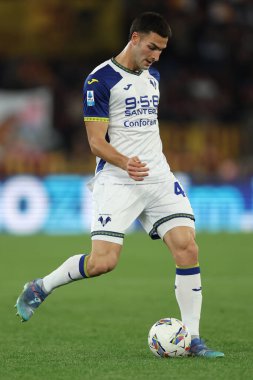 Roma, İtalya 19.4.2025: İtalyan futbol şampiyonası sırasında Verona 'dan Diego Coppola Serie A Enilive 2024-2025 Roma-Hellas Verona maçında Roma' da Stadio Olimpico 'da.