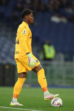 Roma, İtalya 28.4.2025: İtalya Futbol Şampiyonası sırasında Parma 'dan Zion Suzuki Serie A Enilive 2024-2025 Derby maçı sırasında SS Lazio - Parma Calcio 1913 Roma' daki Stadio Olimpico 'da.