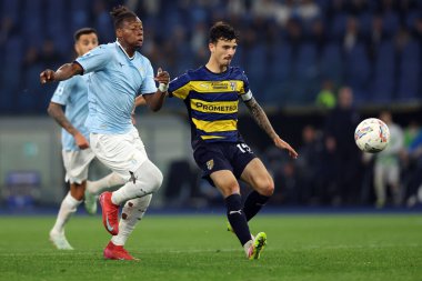 Roma, İtalya 28.4.2025: Lazio 'dan Tijjani Noslin, İtalya futbol şampiyonluğu sırasında Parma' dan Enrico Del Prato Serie A Enilive 2024-2025 Derby karşılaşmasında SS Lazio - Parma Calcio 1913 Roma 'daki Stadio Olimpico karşılaşmasında.