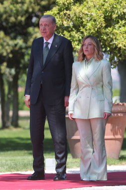 Roma, İtalya 29.4.2025: İtalya Başbakanı Giorgia Meloni, Türkiye Cumhurbaşkanı Recep Tayyip Erdoğan 'ı Roma ile Ankara arasındaki dördüncü zirvenin yapılacağı Villa Pamphili' de karşıladı