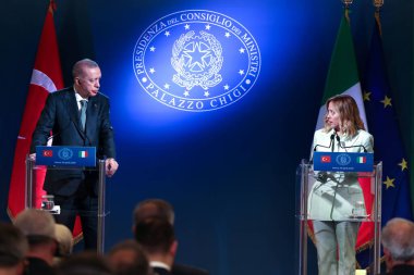 Roma, İtalya 29.4.2025: İtalya Başbakanı Giorgia Meloni, Türkiye Cumhurbaşkanı Recep Tayyip Erdoğan 'ı Roma ile Ankara arasındaki dördüncü zirvenin yapılacağı Villa Pamphili' de karşıladı.