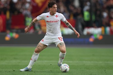 Roma, İtalya 04.05.2025: İtalya Futbol Şampiyonası sırasında Fiorentina 'dan Nicolo Zaniolo Serie A Enilive 2024-2025 Roma - ACF Fiorentina maçında Roma' daki Stadio Olimpico.