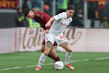 Roma, İtalya 04.05.2025: Roma 'nın Matias Soule, İtalya futbol şampiyonluğu sırasında Fiorentina' dan Fagioli Nicolo Serie A Enilive 2024-2025 Roma ACF Fiorentina 'ya karşı Roma' nın Stadio Olimpico kentinde oynanan karşılaşma.