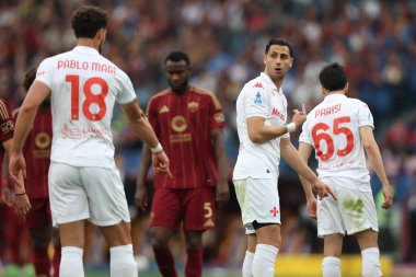 Roma, İtalya 04.05.2025: İtalyan futbolcu Rolando Mandragora İtalya futbol şampiyonluğu sırasında Serie A Enilive 2024-2025 Roma ACF Fiorentina 'ya karşı Roma' daki Stadio Olimpico 'da oynanan karşılaşma.