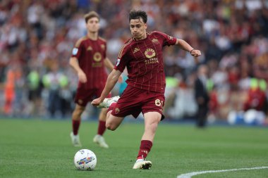 Roma, İtalya 04.05.2025: İtalya Futbol Şampiyonası sırasında Romanyalı Niccolo Pisilli Serie A Enilive 2024-2025 Roma ACF Fiorentina 'ya karşı Roma' daki Stadio Olimpico 'da oynanan karşılaşma.