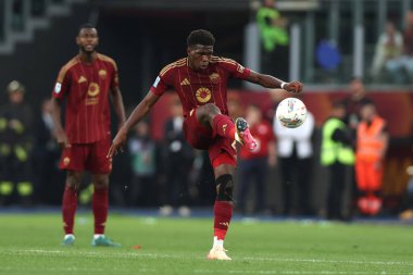 Roma, İtalya 04.05.2025: İtalya futbol şampiyonluğu sırasındaki Roma Su Kabağı-Douath Serie A Enilive 2024-2025 Roma ACF Fiorentina 'ya karşı Roma' daki Stadio Olimpico 'da oynanan karşılaşma.