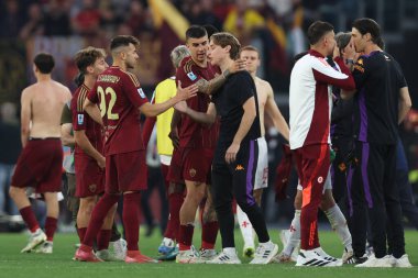 Roma, İtalya 04.05.2025: Roman Stephan El Shaarawy, Roman Gianluca Mancini, İtalyan futbol şampiyonası sonunda Eduardo Love Serie A Enilive 2024-2025 Roma ACF Fiorentina 'ya karşı Roma' daki Stadio Olimpico 'da oynanan karşılaşma.