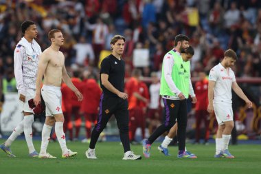 Roma, İtalya 04.05.2025: Edaordo Bove İtalya Futbol Şampiyonası 'nın sonunda taraftarları karşıladı: Serie A Enilive 2024-2025 Maçı' nda Roma 'daki Stadio Olimpico' da AS Roma 'ya karşı ACF Fiorentina.