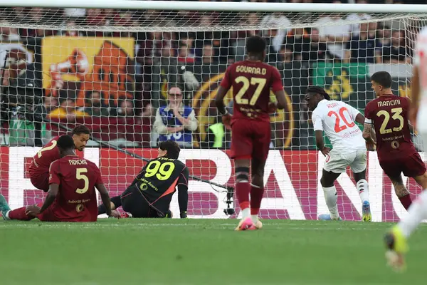 Roma, İtalya 04.05.2025: İtalyan futbol şampiyonası Serie A Enilive 2024-2025 maçında Roma 'daki Stadio Olimpico' da AS Roma 'ya karşı ACF Fiorentina maçında gol kaydedildi.