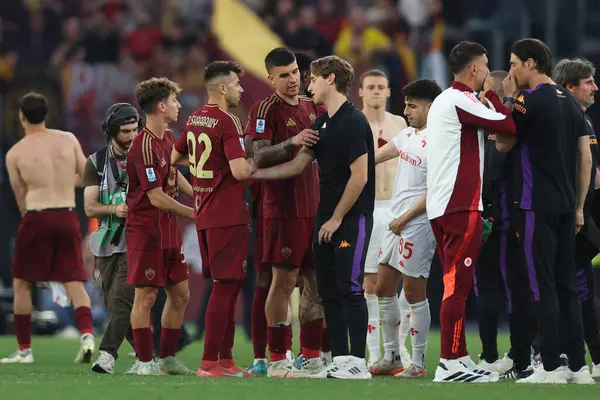 Roma, İtalya 04.05.2025: Roman Stephan El Shaarawy, Roman Gianluca Mancini, İtalyan futbol şampiyonası sonunda Eduardo Love Serie A Enilive 2024-2025 Roma ACF Fiorentina 'ya karşı Roma' daki Stadio Olimpico 'da oynanan karşılaşma.