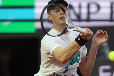 Roma İtalya 05.05.2025: Jannik Sinner 'ın ilk antrenman oturumu, diskalifiye olduktan sonra, 2025 Roma Uluslararası Tenis Şampiyonası' nda.