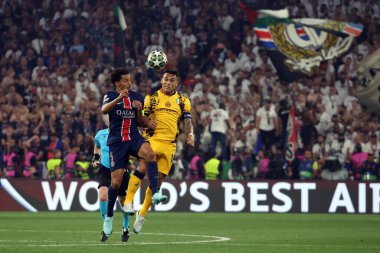 Münih, Almanya 31 Mayıs 2025: Münih Marquinhos of PSG, Lautaro Martinez 2024-2025 UEFA Şampiyonlar Ligi Finali sırasında Paris Saint Germain ile Inter Milan arasında Münih 'teki Allianz Arena maçında.