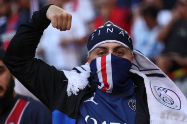 Münih, Almanya 31 Mayıs 2025: PSG taraftarları 2024-2025 UEFA Şampiyonlar Ligi Finali öncesinde Paris Saint Germain ile Inter Milan arasında Münih 'teki Allianz Arena' da oynanan karşılaşmada.