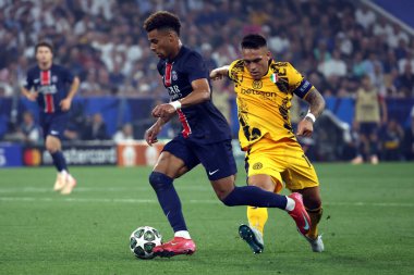 Münih, Almanya 31 Mayıs 2025: Inter 'den Lautaro Martinez, PSG' den Desire Doue 2024-2025 UEFA Şampiyonlar Ligi Finali sırasında Paris Saint Germain ile Münih 'teki Allianz Arena' da Inter Milan arasında oynanan karşılaşma.