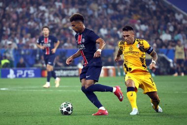 Münih, Almanya 31 Mayıs 2025: Inter 'den Lautaro Martinez, PSG' den Desire Doue 2024-2025 UEFA Şampiyonlar Ligi Finali sırasında Paris Saint Germain ile Münih 'teki Allianz Arena' da Inter Milan arasında oynanan karşılaşma.