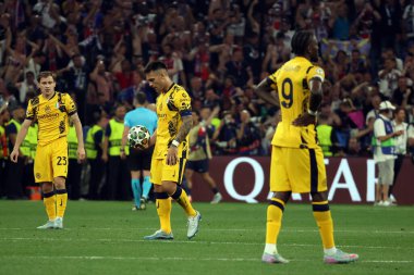 Münih, Almanya 31 Mayıs 2025: Münih 'te Inter Marcus Thuram' dan Lautaro Martinez 2024-2025 UEFA Şampiyonlar Ligi Finali sırasında Münih 'teki Allianz Arena' da Paris Saint Germain ile Inter Milan arasında oynanan karşılaşma sırasında art arda hayal kırıklığı yaşadı..