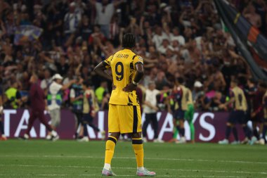 Münih, Almanya 31 Mayıs 2025: Marcus Thuram 2024-2025 UEFA Şampiyonlar Ligi Finali 'nde Paris Saint Germain ile Münih' teki Allianz Arena maçında oynanan karşılaşma sonrasında hayal kırıklığı üstüne hayal kırıklığı yaşadı..