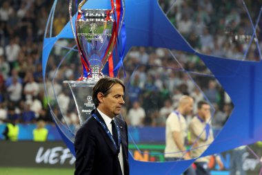 Münih, Almanya 31 Mayıs 2025: Simone Inzaghi Inter 'in teknik direktörü 2024-2025 UEFA Şampiyonlar Ligi Finali' nde Inter Milan ile oynanan Allianz Arena maçında kaybetti.