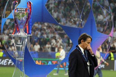 Münih, Almanya 31 Mayıs 2025: Simone Inzaghi Inter 'in teknik direktörü 2024-2025 UEFA Şampiyonlar Ligi Finali' nde Inter Milan ile oynanan Allianz Arena maçında kaybetti.