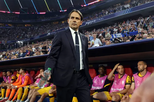 Münih, Almanya 31 Mayıs 2025: Simone Inzaghi Inter 'in antrenörü 2024-2025 UEFA Şampiyonlar Ligi final maçı sırasında Paris Saint Germain ile Inter Milan arasında Münih' teki Allianz Arena 'da oynanan karşılaşma..