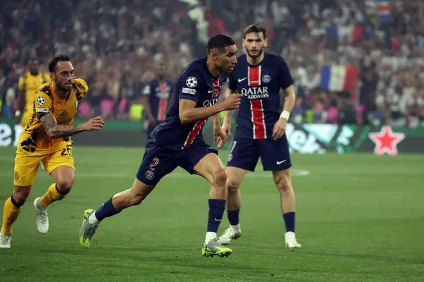 Münih, Almanya 31 Mayıs 2025: PSG 'den Achraf Hakimi 2024-2025 UEFA Şampiyonlar Ligi Finali sırasında Paris Saint Germain ile Inter Milan arasında Münih' teki Allianz Arena 'da oynanan karşılaşmada.