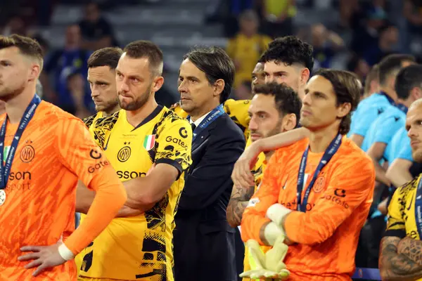 Münih, Almanya 31 Mayıs 2025: Simone Inzaghi, Münih 'teki Allianz Arena' da Paris Saint Germain ile Inter Milan arasında oynanan 2024-2025 UEFA Şampiyonlar Ligi final maçının ardından hayal kırıklığı koçu..