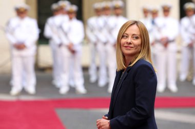 Roma, İtalya, 3 Haziran 2025: İtalya Başbakanı Giorgia Meloni, Fransa Cumhuriyeti Başkanı Emmanuel Macron ile Palazzo Chigi 'de buluştu..